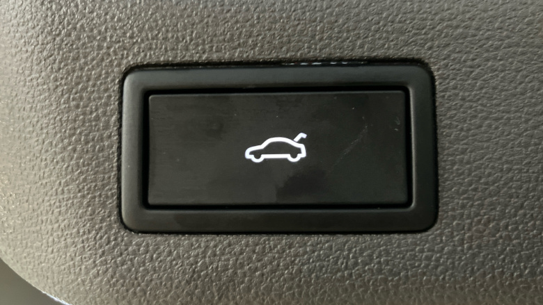 Volkswagen Multivan 2.0 TDI Style 5dr LWB DSG Diesel Estate